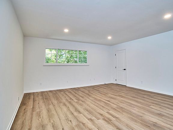 4th image of 2600 Noble Rd APT D
