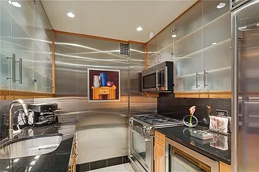 Sold by Macklowe Investment Properties