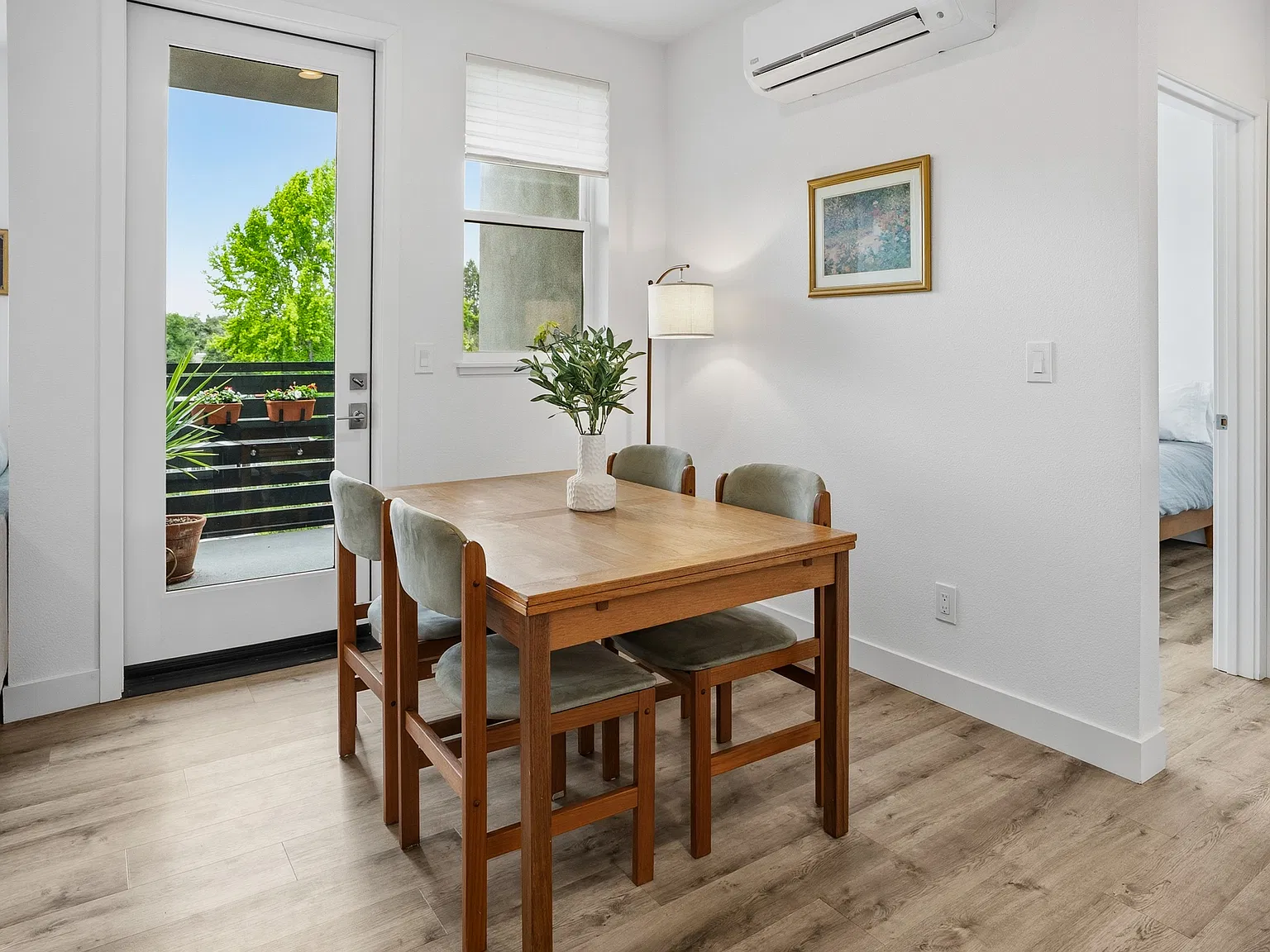2 bed, 1080 sqft, $4,500 — Photo 4