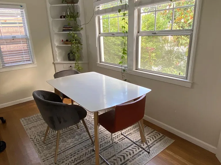 235 W Dana St — Photo 9