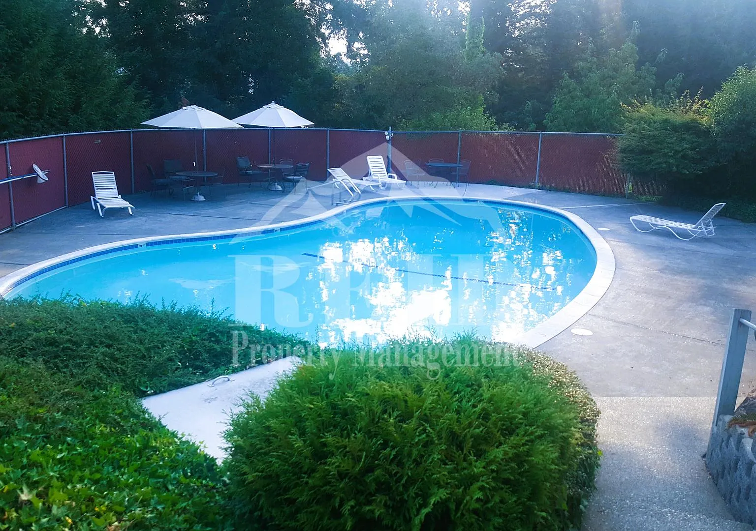 2 Bedroom Condo with A View — Photo 2