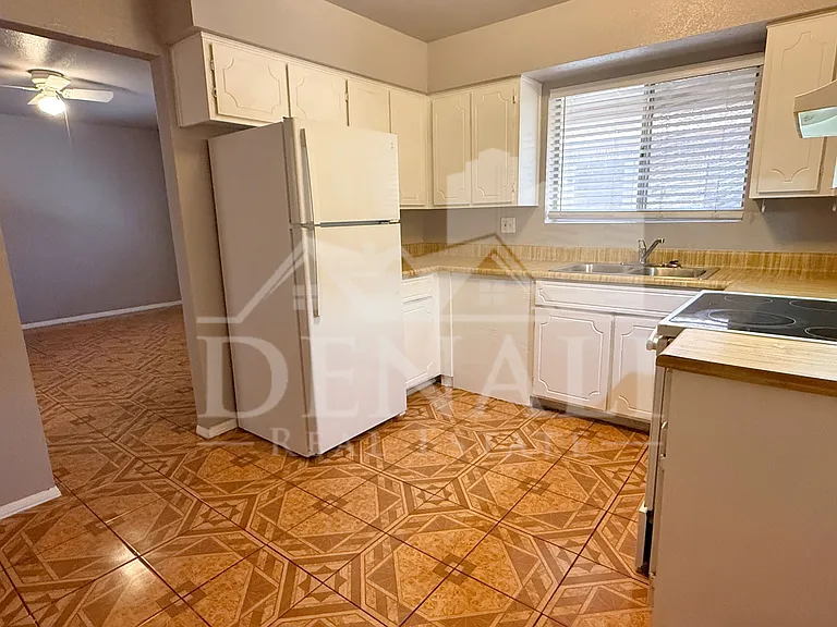 624 E Marilyn Ave #1 — Photo 7