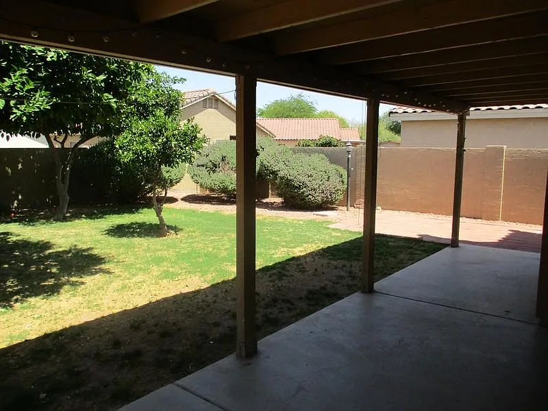 642 S Concord St — Photo 2
