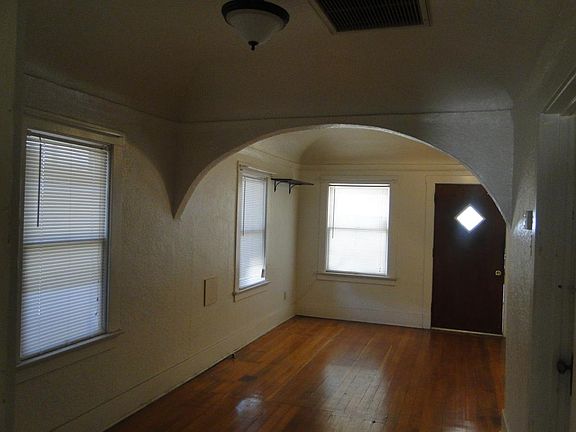 Living room - Dining area