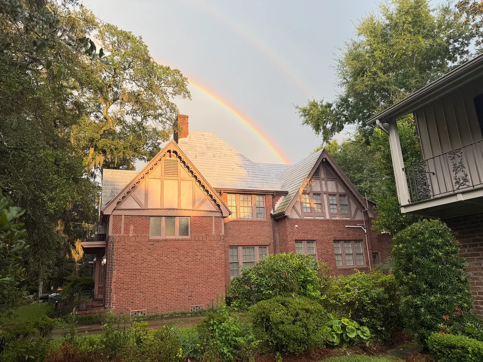 3 bed, 2300 sqft, $3,300 — Photo 3