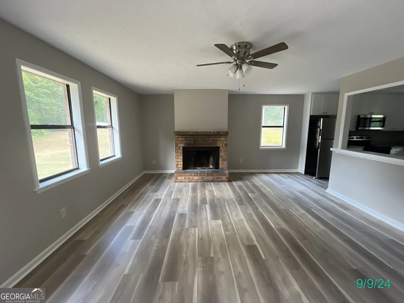2 bed, 1.0 bath, 988 sqft, $1,395 — Photo 4