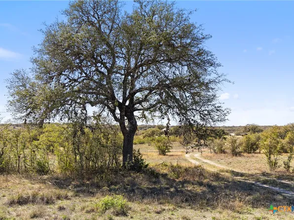 716 Summit Ridge Trl, Johnson City, TX 78636