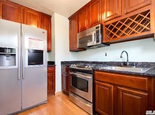 6775 136th St, Kew Gardens Hills, NY 11367