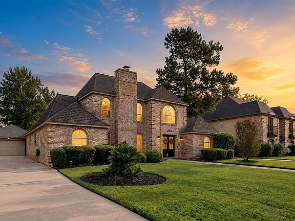 3rd image of 15814 Crystal Brook Dr