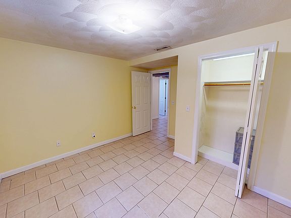 5th image of 123 Aspinwall Ave #B