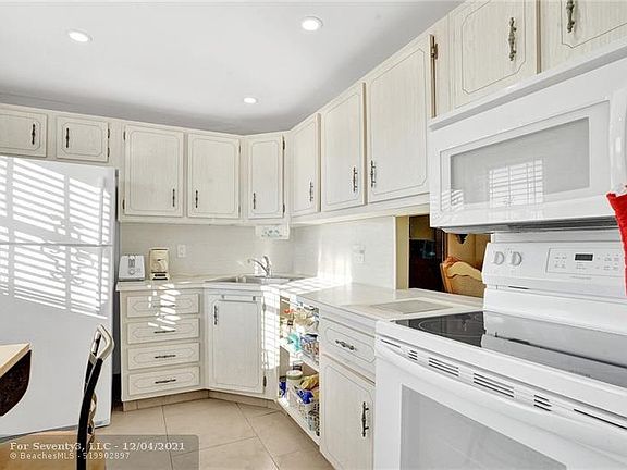 3rd image of 505 E Dania Beach Blvd #3C