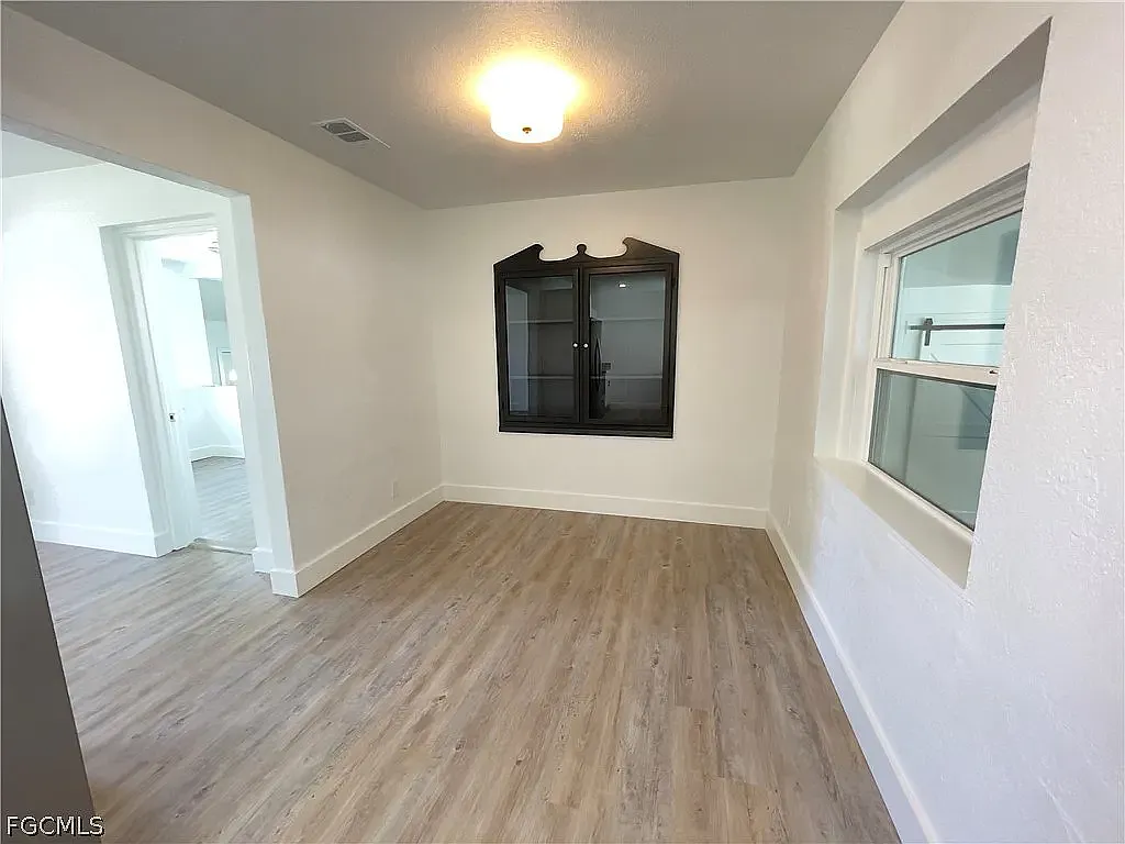 3 bed, 2.5 bath, 1418 sqft, $2,000 — Photo 4