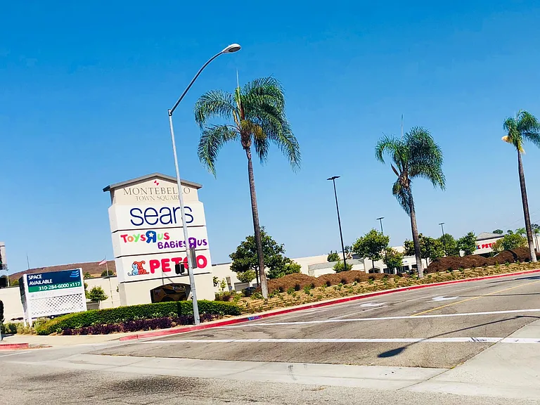 Shopping centers nearby
