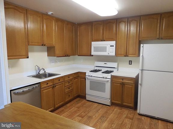 3rd image of 2667 Everly Dr #7-3