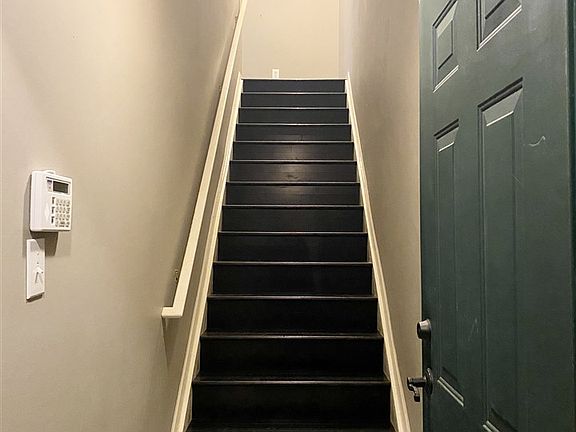 4th image of 9396 Villa Woods Dr