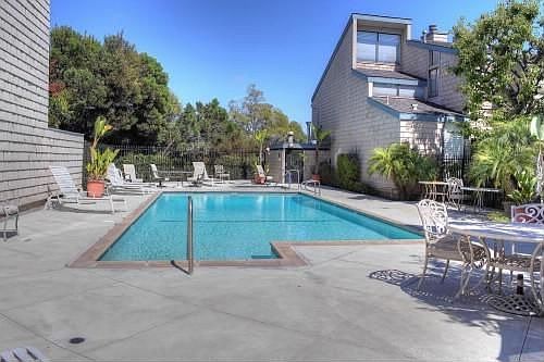 2nd image of 33522 Valley View Ct