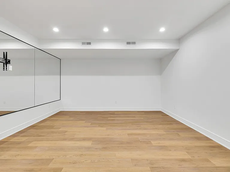 16 Feldman Ct — Photo 21