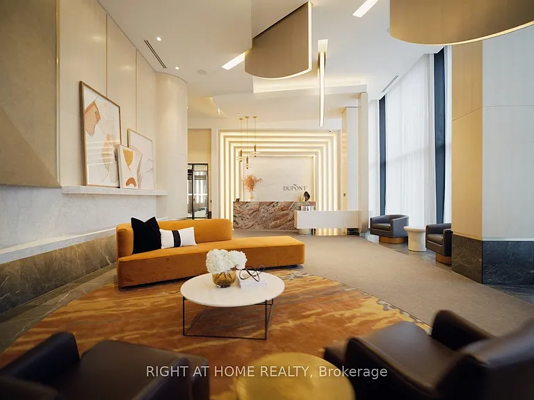 858 Dupont St #824 — Photo 19