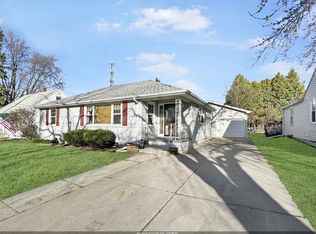 1005 Desnoyer St, Kaukauna, WI 54130