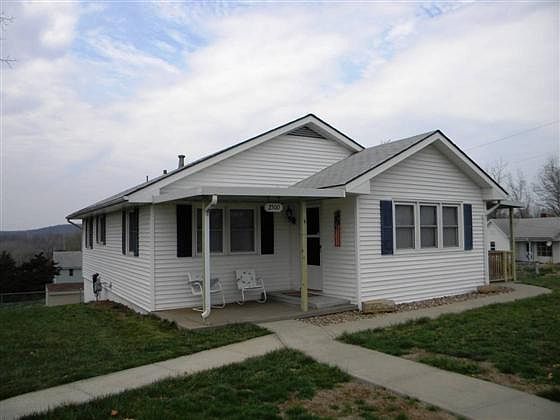 1st image of 2500 S 1st St