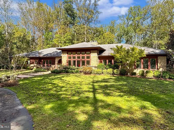 11568 Lilting Ln, Fairfax Station, VA 22039