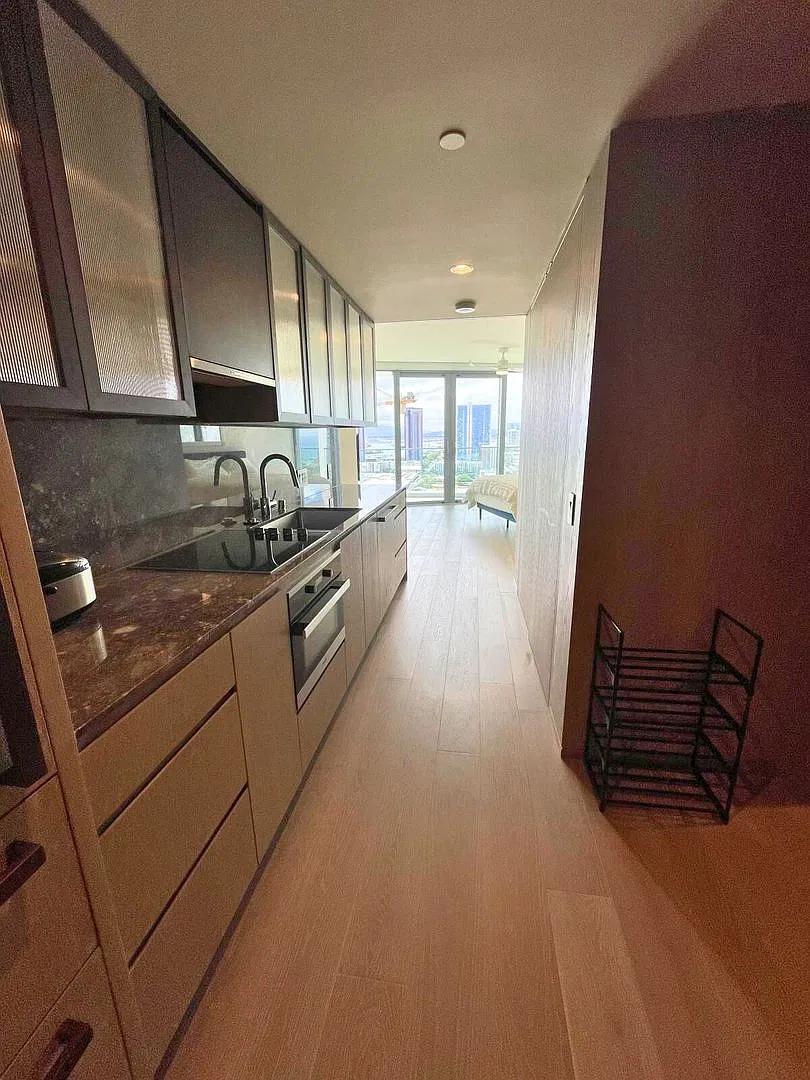 Koula #2405 (1 Bed, 1 Bath, 1 PKG) — Photo 4