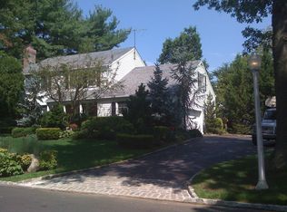 335 Kensett Rd, Manhasset, NY 11030