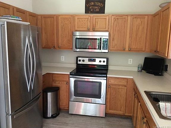 3rd image of 4001 Far West Dr
