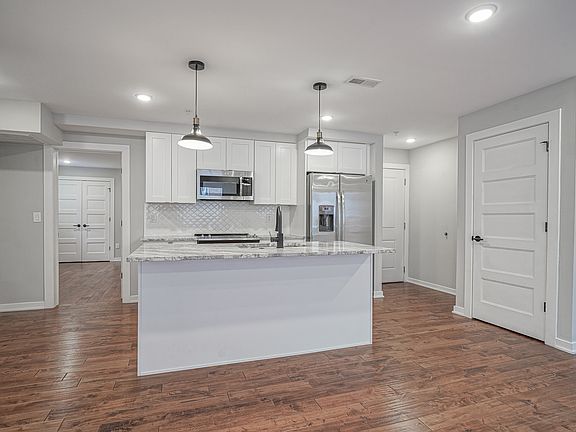 5th image of 1710 Cambridge St #3