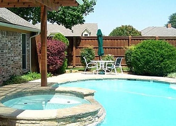 4th image of 2200 Covinton Ln