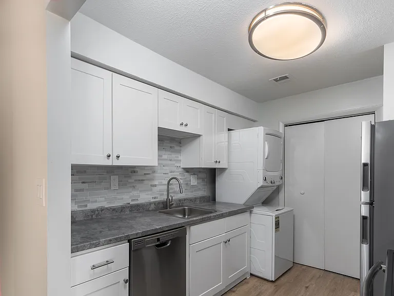 Signature Kitchen Style (shown here in a 2-bedroom floor plan)