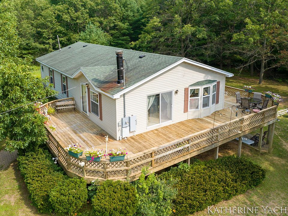 20925 W Lake Montcalm Rd, Howard City, MI 49329 Zillow