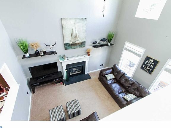 5th image of 787 Slate Hill Dr