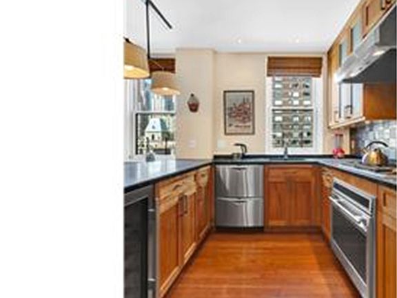4th image of 340 W 55th St #11DC
