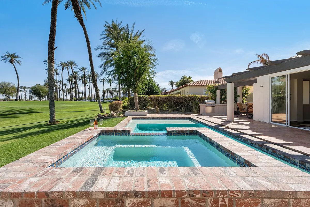 Palms Dr, La Quinta — Photo 2