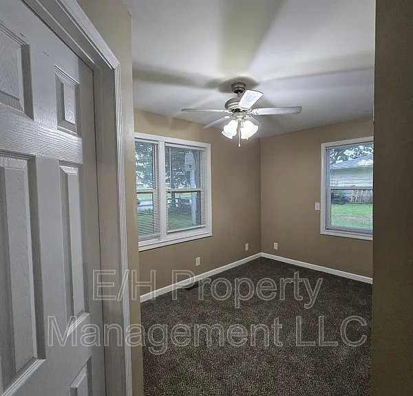 635 N Andover Rd — Photo 23