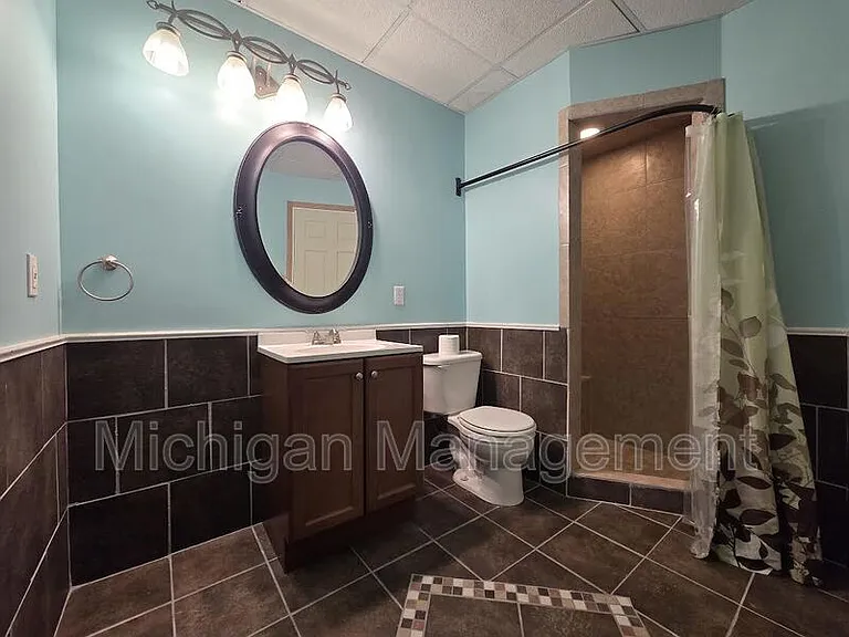 684 Glenlivet St — Photo 10