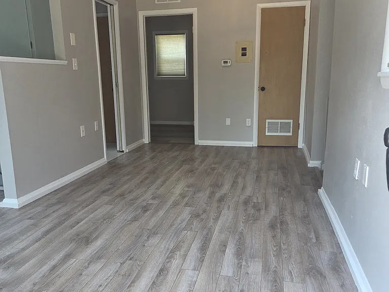 2215 1/2 W Mulberry St — Photo 8