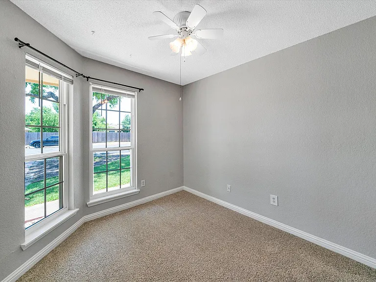 16906 Pocono Dr — Photo 15