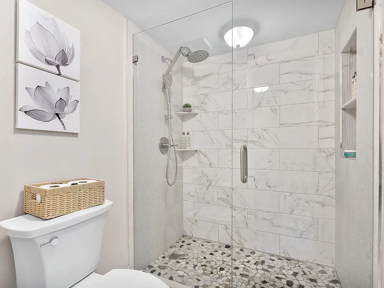 11230 Green Lake Dr #204 — Photo 27