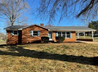 4615 Koury Dr, Kernersville, NC 27284