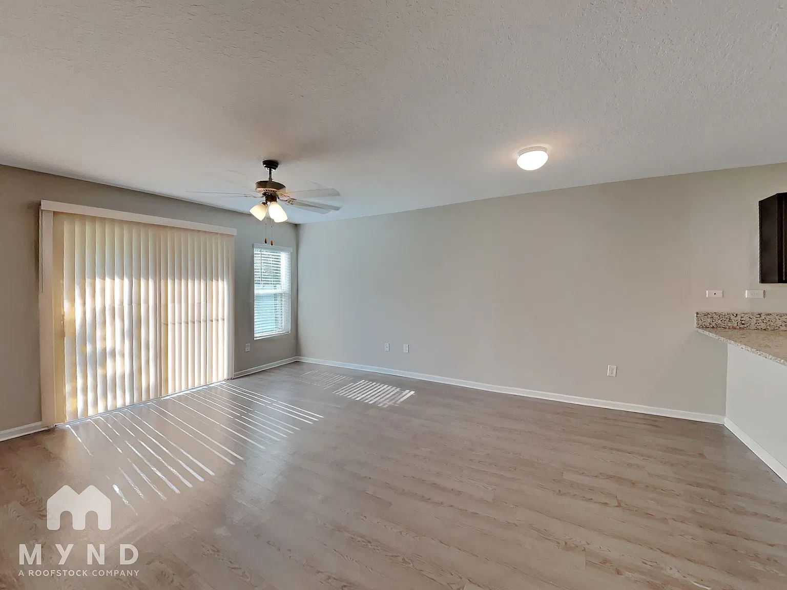 3 bed, 2.5 bath, 1438 sqft, $1,549 — Photo 4