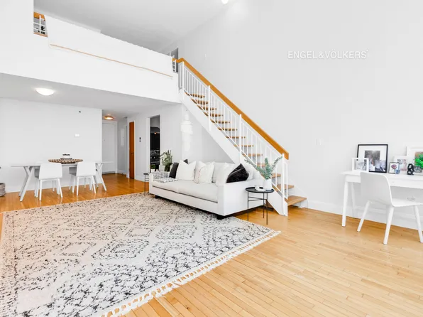 121 West 19th Street 3D image 3 of 11