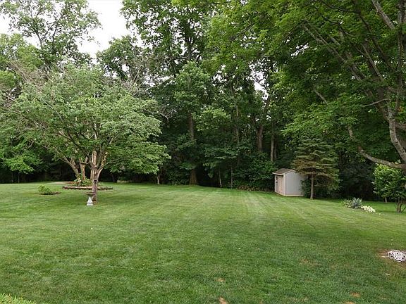3rd image of 3577 Glengary Ln