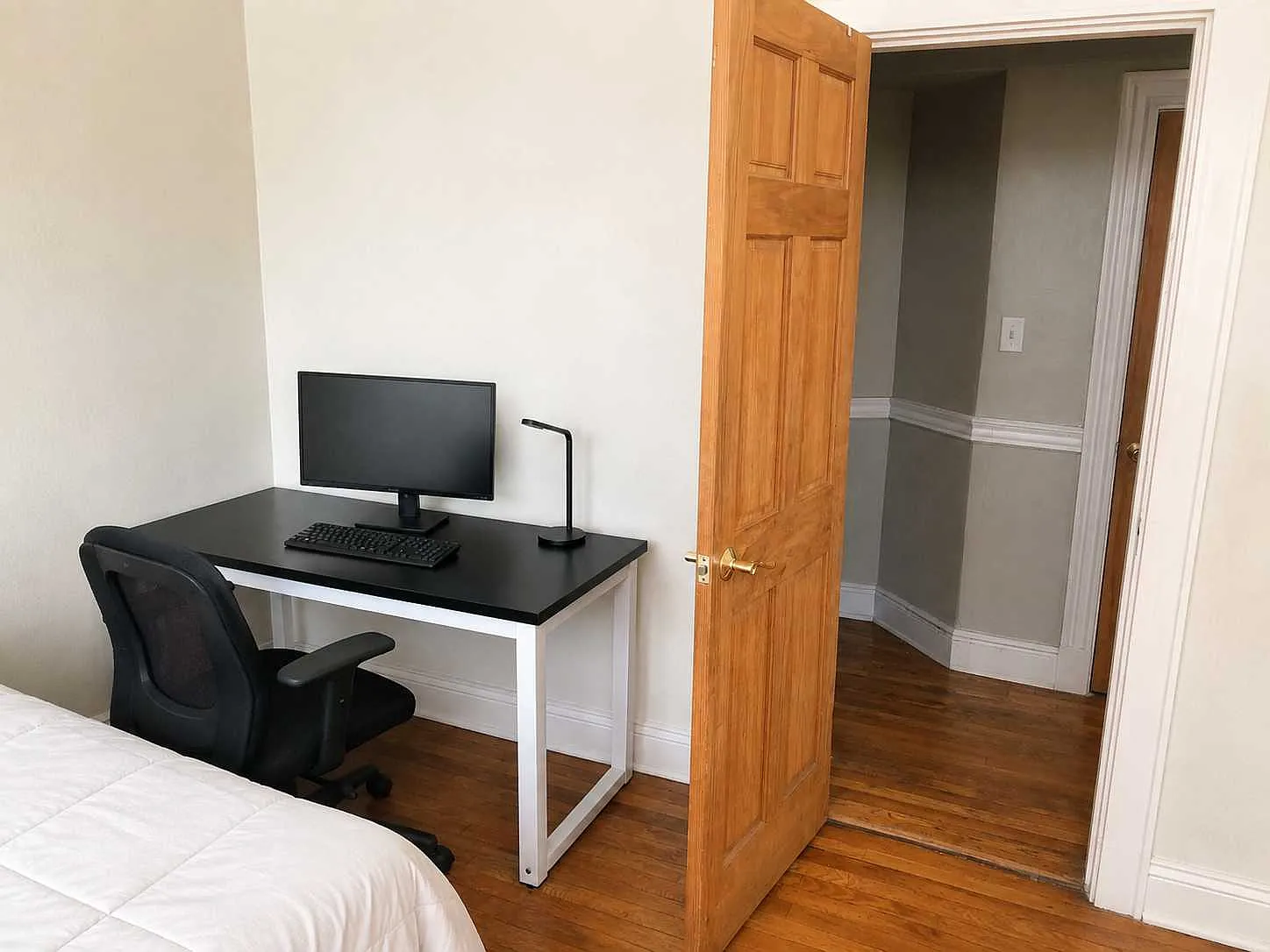 Studio, $2,100 — Photo 2