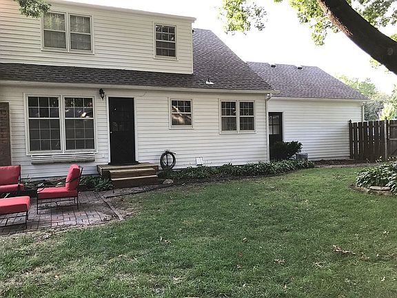 3rd image of 9401 Somerset Dr