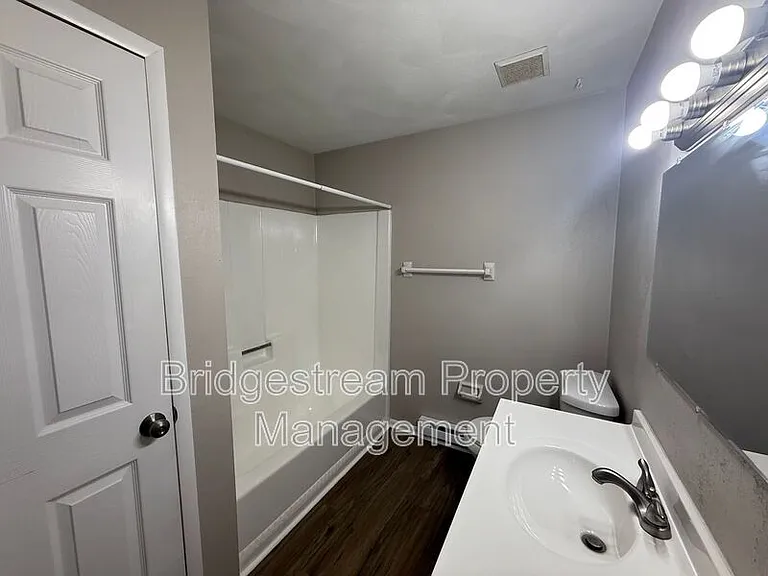 85 N Gebhart Church Rd #G — Photo 7