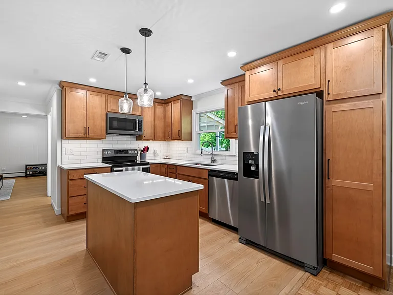 101 Davis Rd — Photo 15