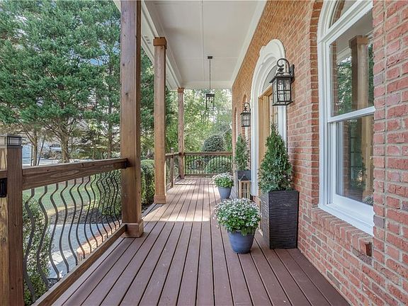3rd image of 1621 Annapolis Way