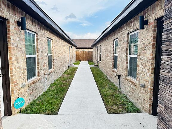 4th image of 3911 Valeria St APT 10